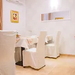 Midea Apartman *