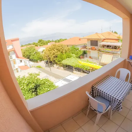 Midea Appartement Supetar
