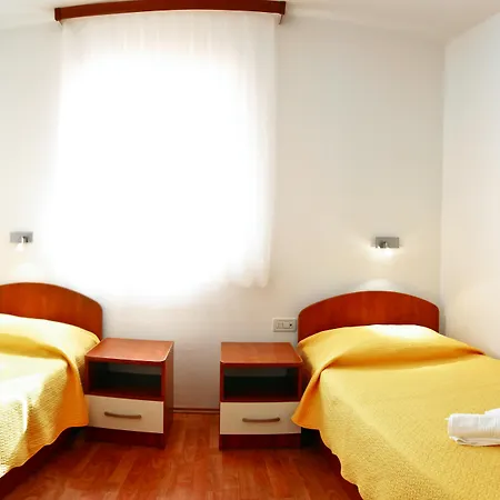 Midea Appartement Supetar