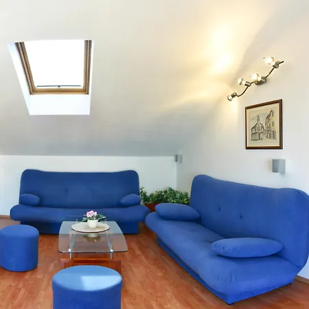 アパート Midea *