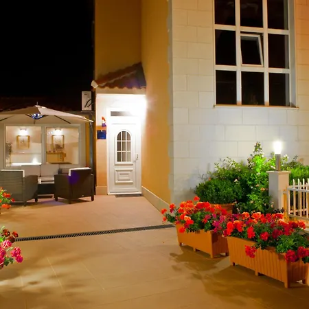 アパート Midea スペタル