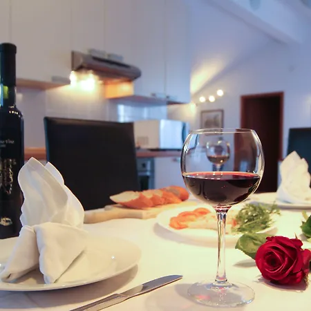 Midea アパート *