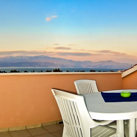 Midea アパート *