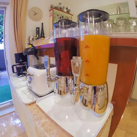 Midea アパート *