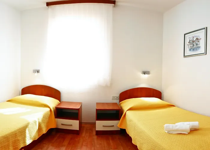 Midea Lägenhet Supetar