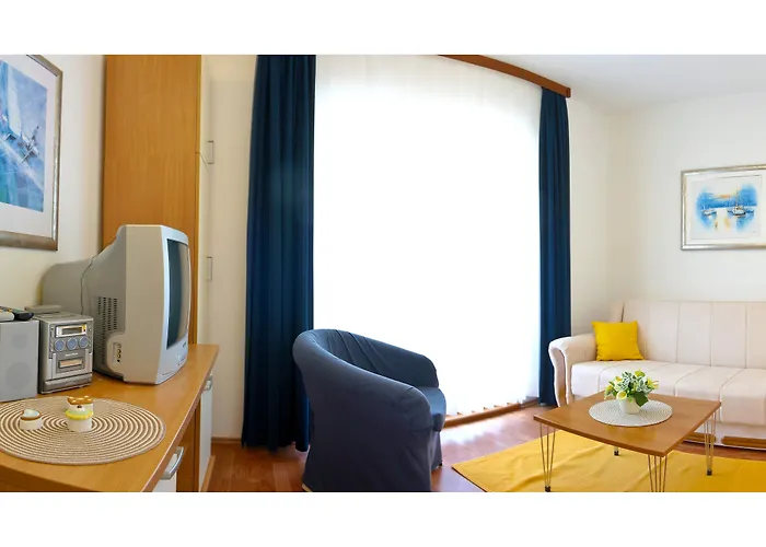 Midea Lägenhet Supetar