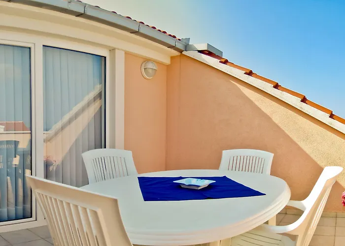 Midea Lägenhet Supetar