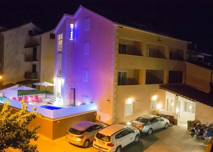 Midea Lägenhet Supetar